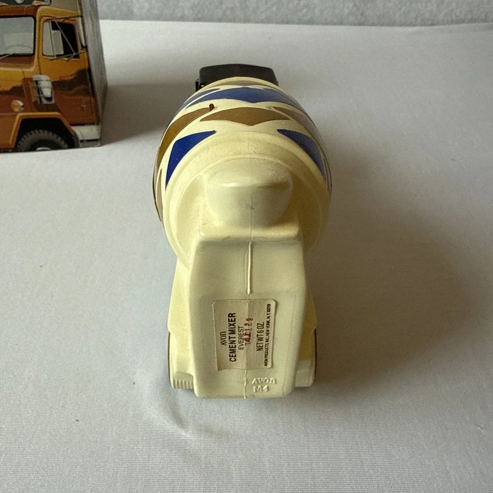 Vtg 1970s Avon Cement Mixer Truck Decanter Bottle Wild Country After Shave Box